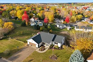 1533 Hallewood Blvd, New Richmond, WI 54017 - Photo 33