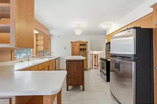 1015 W Maple St, River Falls, WI 54022 - Photo 11