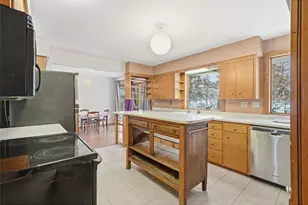 1015 W Maple St, River Falls, WI 54022 - Photo 9