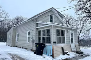 1109 3rd St, Menomonie, WI 54751 - Photo 3