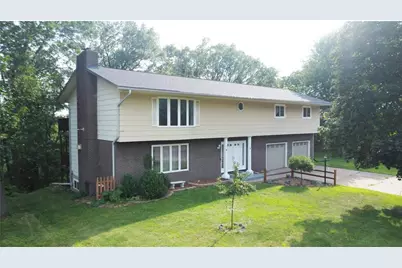 911 Radcliffe Avenue, Altoona, WI 54720 - Photo 3