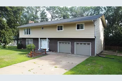 911 Radcliffe Avenue, Altoona, WI 54720 - Photo 1