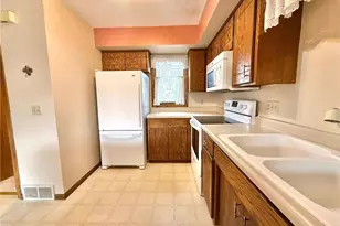 434 E 11th Street, New Richmond, WI 54017 - Photo 11