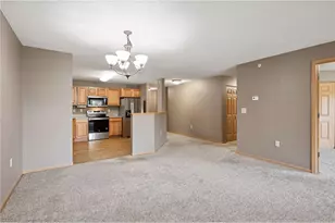 935 Ferndale Street, Maplewood, MN 55119 - Photo 15