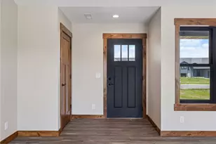 466 Coyote Way, New Richmond, WI 54017 - Photo 3
