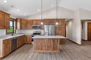 466 Coyote Way, New Richmond, WI 54017 - Photo 11