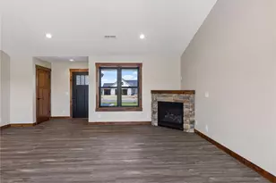 466 Coyote Way, New Richmond, WI 54017 - Photo 5