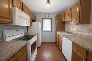 210 Sargent Dr, Red Wing, MN 55066 - Photo 3