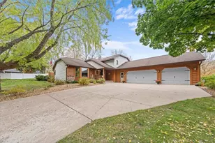 410 River Hills Rd, River Falls, WI 54022 - Photo 3