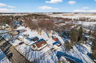 306 N Division St, Roberts, WI 54023 - Photo 33