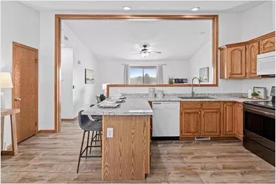 1016 W Ridge Court, New Richmond, WI 54017 - Photo 9