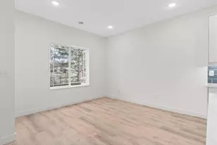 425 W 8th St, New Richmond, WI 54017 - Photo 9