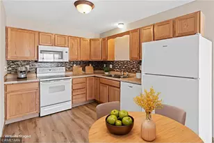 2509 Cobble Hill Ct, Woodbury, MN 55125 - Photo 7