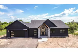 249 Saddle Ridge Ln, Troy Township, WI 54022 - Photo 1