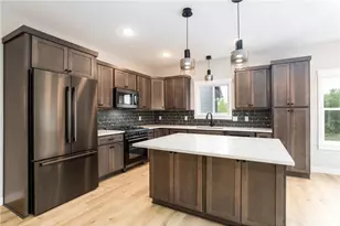 249 Saddle Ridge Ln, River Falls, WI 54022 - Photo 7