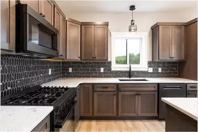 249 Saddle Ridge Lane, Troy Township, WI 54022 - Photo 11