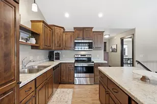 6362 Wilder Ln, Eau Claire, WI 54703 - Photo 7