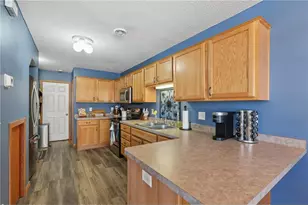 3574 Sterling Heights Dr, River Falls, WI 54022 - Photo 9