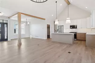 610 Field Point St, Warren Township, WI 54023 - Photo 9