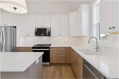 610 Field Point Street, Warren Township, WI 54023 - Photo 11