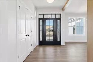 610 Field Point St, Warren Township, WI 54023 - Photo 7