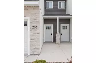 634 Franklin St, Warren Township, WI 54023 - Photo 5