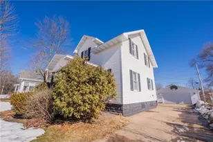 2123 8th St, Eau Claire, WI 54703 - Photo 33