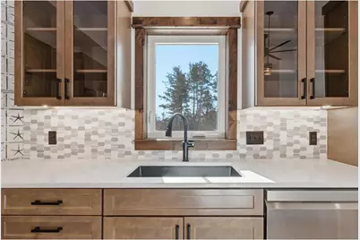 1422 Creekwood Drive, New Richmond, WI 54017 - Photo 3