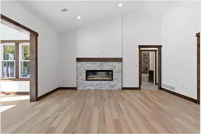 1422 Creekwood Drive, New Richmond, WI 54017 - Photo 11