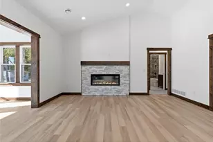 1422 Creekwood Dr, New Richmond, WI 54017 - Photo 11