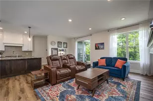 637 Maple Ct, New Richmond, WI 54017 - Photo 5