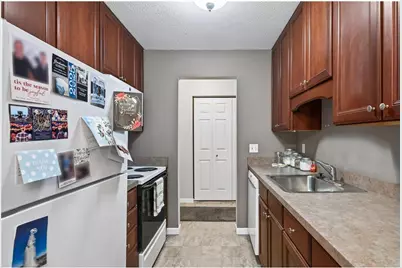 181 Little Canada Road #334, Little Canada, MN 55117 - Photo 9