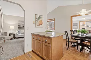 8001 Jeffery Ave, Cottage Grove, MN 55016 - Photo 11