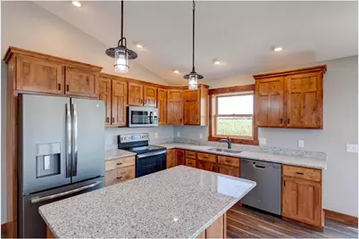 453 Coyote Way, New Richmond, WI 54017 - Photo 7