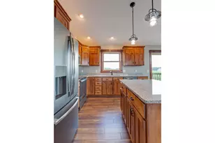 453 Coyote Way, New Richmond, WI 54017 - Photo 7
