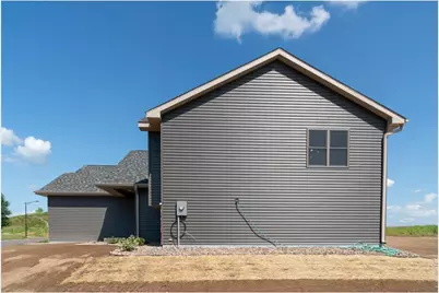 453 Coyote Way, New Richmond, WI 54017 - Photo 41