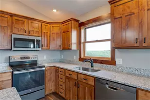 453 Coyote Way, New Richmond, WI 54017 - Photo 5
