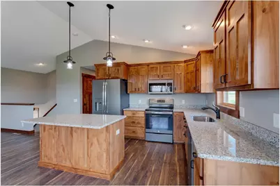 453 Coyote Way, New Richmond, WI 54017 - Photo 9