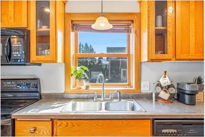 1090 7th Avenue, Baldwin, WI 54002 - Photo 9