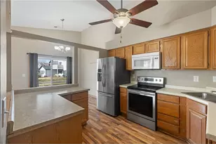 3637 Gershwin Ln, Oakdale, MN 55128 - Photo 7