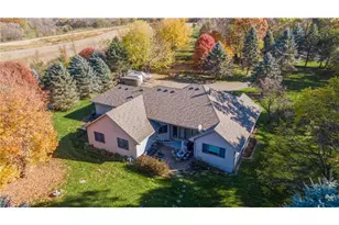 582 Country Oaks Ln, River Falls, WI 54022 - Photo 41