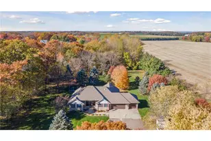 582 Country Oaks Ln, River Falls, WI 54022 - Photo 1