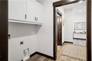 3357 Iris Dr, Eau Claire, WI 54703 - Photo 11