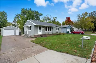 709 Saint Croix St, Hudson, WI 54016 - Photo 3