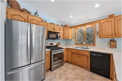 725 Packer Drive, Hudson Township, WI 54016 - Photo 11