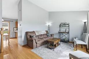 519 Sycamore Dr, New Richmond, WI 54017 - Photo 7