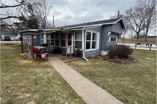 802 4th St, Pepin, WI 54759 - Photo 5