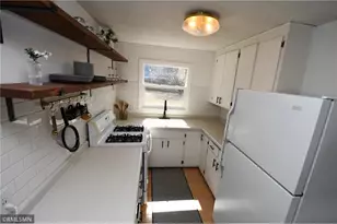 828 9th St, Hudson, WI 54016 - Photo 5