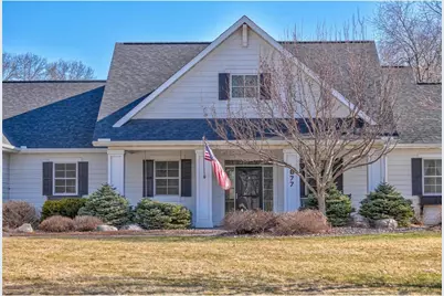 877 Yellowstone Trail, Hudson, WI 54016 - Photo 5