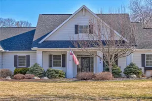 877 Yellowstone Trail, Hudson, WI 54016 - Photo 5